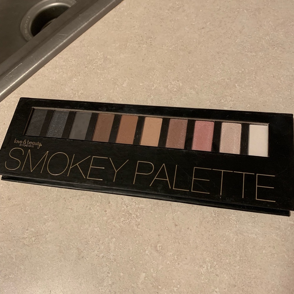 love&beauty by Forever21 Eyeshadow Palette